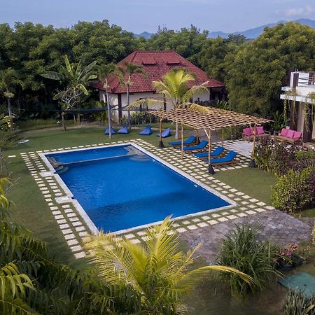 Batu Ampar Menjangan Otel Banyuwedang Dış mekan fotoğraf